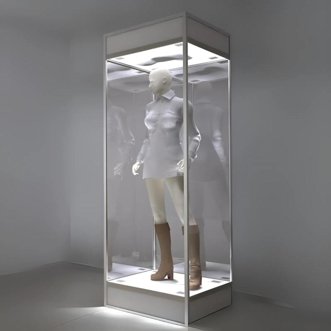 Single Glass Mannequin Display Case