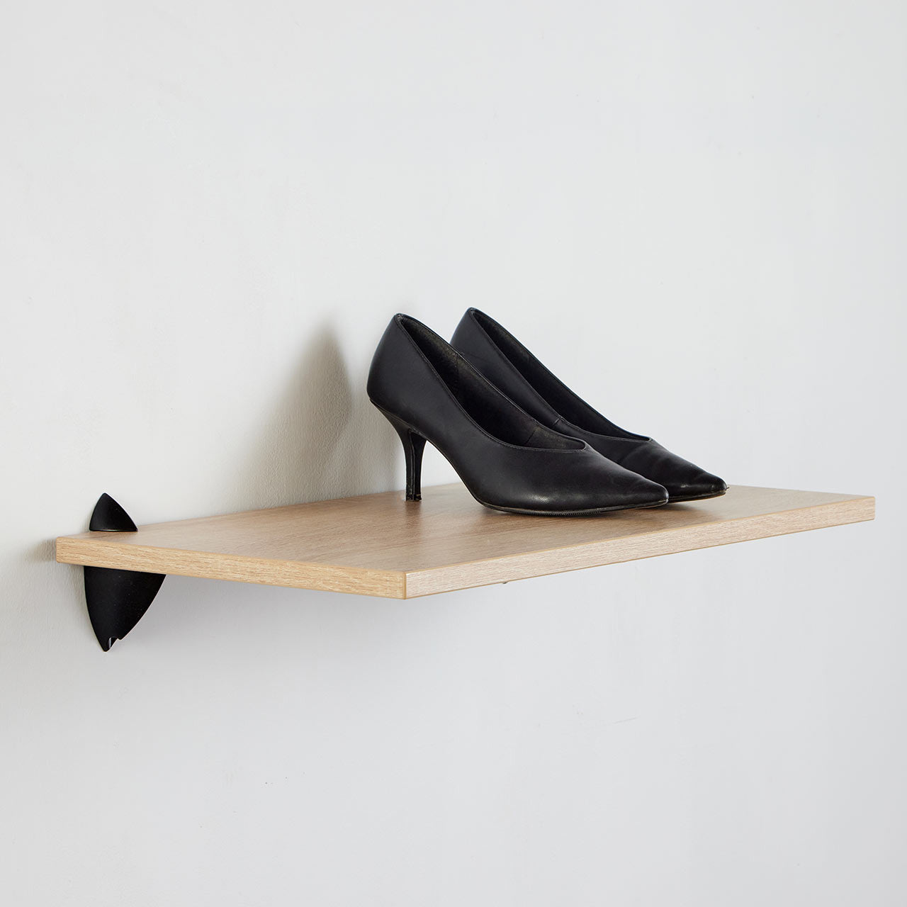 Oak Wall Shelf With Black Clips