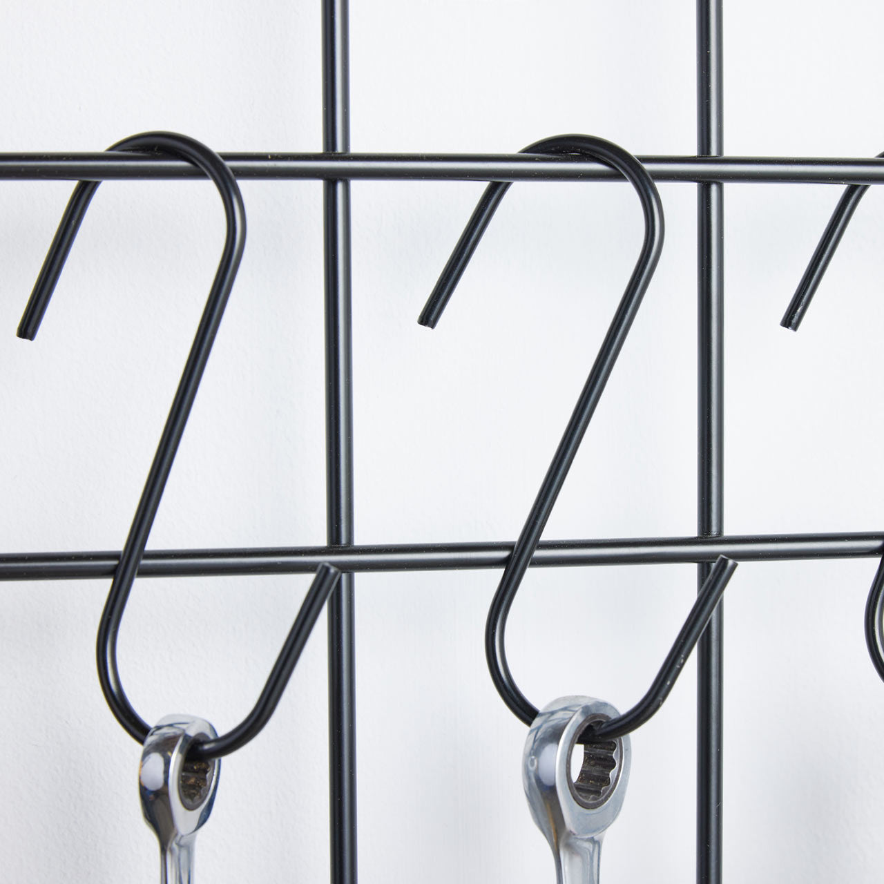 Black 6ft Wall-Mounted Grid Mesh Display with 20 S-Hooks