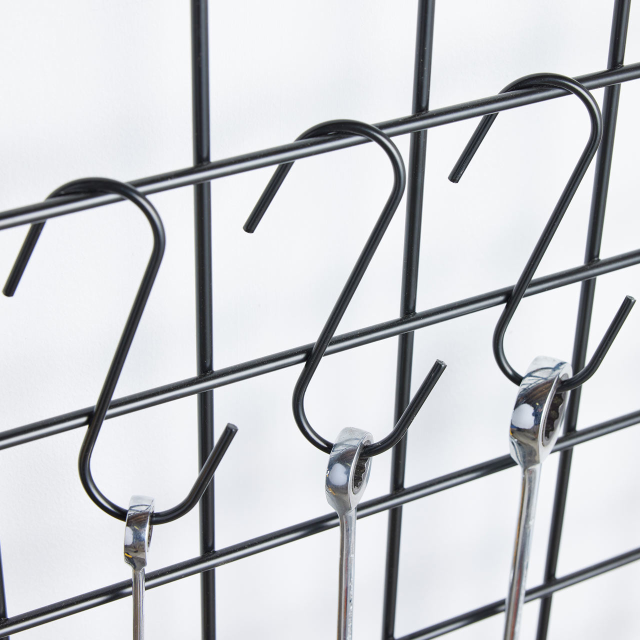 Black 6ft Wall-Mounted Grid Mesh Display with 20 S-Hooks