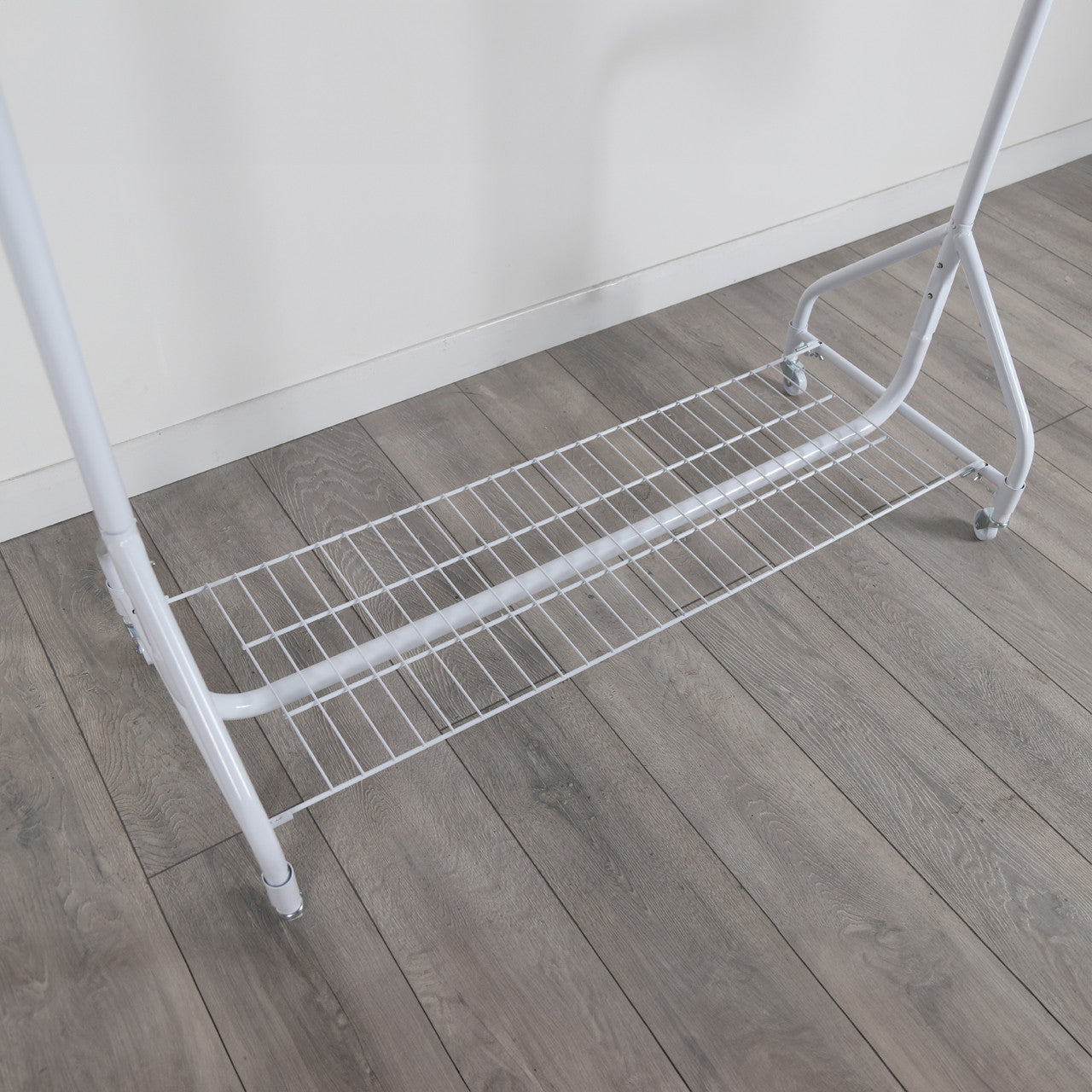 Gloss White 4ft Heavy-Duty Clothes Rail With Top and Bottom Shelf