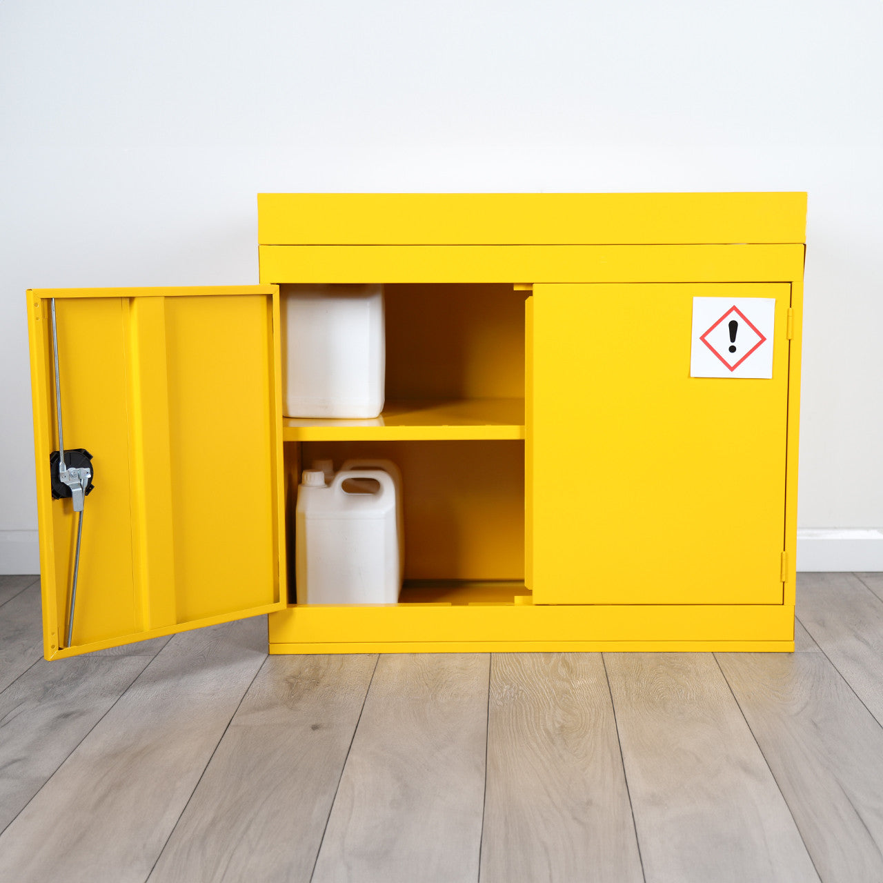 Hazardous Substance Cabinet - H790 x W915 x D505