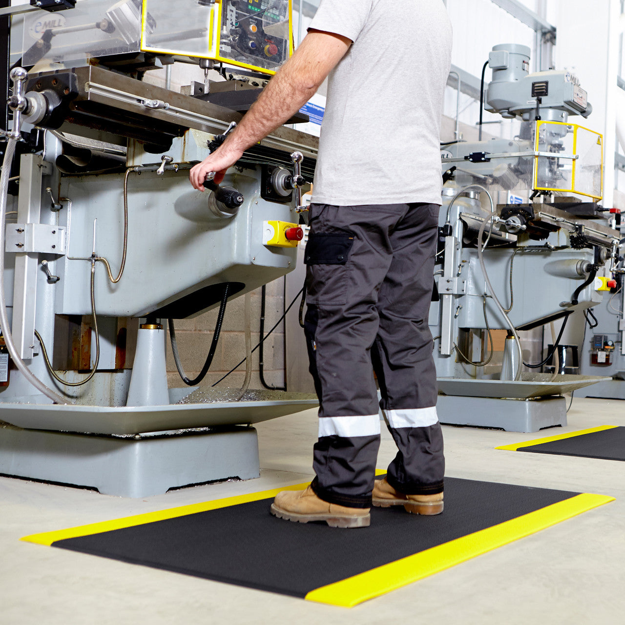 Anti-Fatigue Fire-Resistant Safety Mat - Black & Yellow